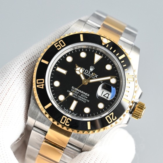 Rolex Submariner, black dial, 41mm, two-tone gold and silver bracelet.