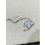 Four-leaf clover bracelet light blue silver