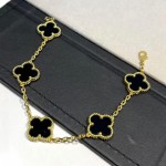Four-leaf clover bracelet gold and black