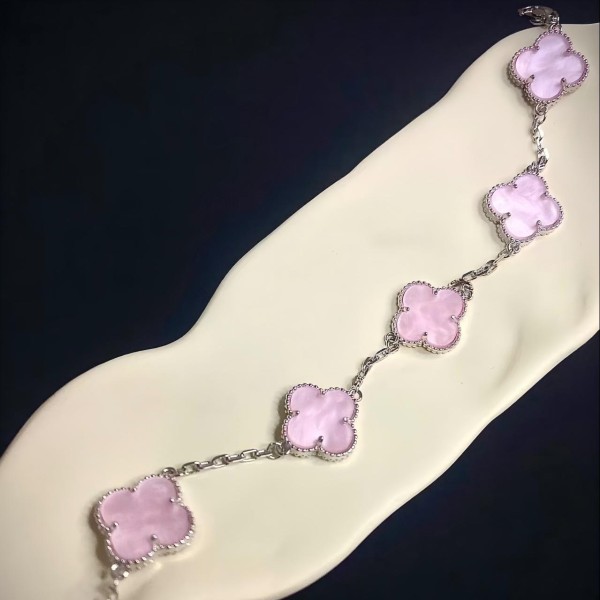 Four-leaf clover bracelet silver pink