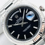 Sunday calendar series men's watch, black dial, silver bezel, 40mm, silver five-link bracelet.