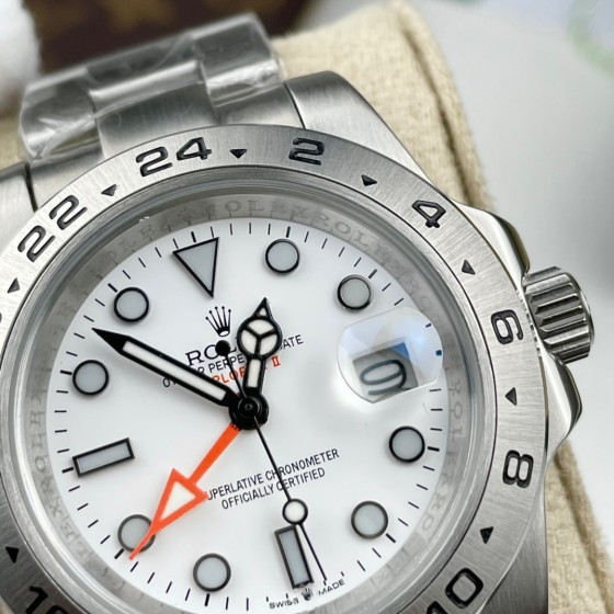 Rolex Explorer Yacht-Master series, white dial, silver bezel, silver case, 40mm, silver Oyster bracelet.