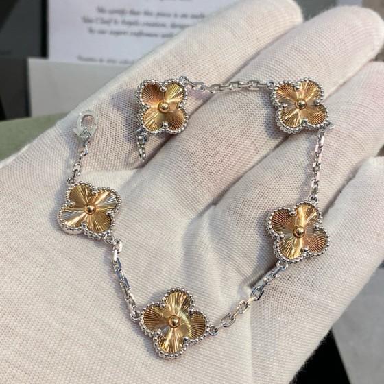 Four-leaf clover multi-colored laser five-flower bracelet