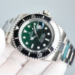 Rolex Sea-Dweller series, gradient green dial, 43mm, silver Oyster bracelet.