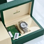 Rolex Daytona series, white dial, black bezel, silver case, 40mm, silver Oyster bracelet.