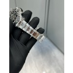 Rolex Daytona series, black dial, black bezel, silver case, 40mm, silver Oyster bracelet.