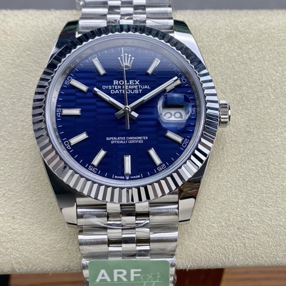 Log series men's watch, wave pattern blue dial, silver bezel, 41mm, silver five-link bracelet.