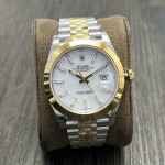 Log series men's watch, white dial, gold bezel, 41mm, two-tone five-link bracelet.