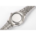 Navigator series men's watch, bright black dial, silver bezel, 42mm, silver five-link bracelet.