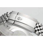 Navigator series men's watch, white dial, silver bezel, 42mm, silver five-link bracelet.