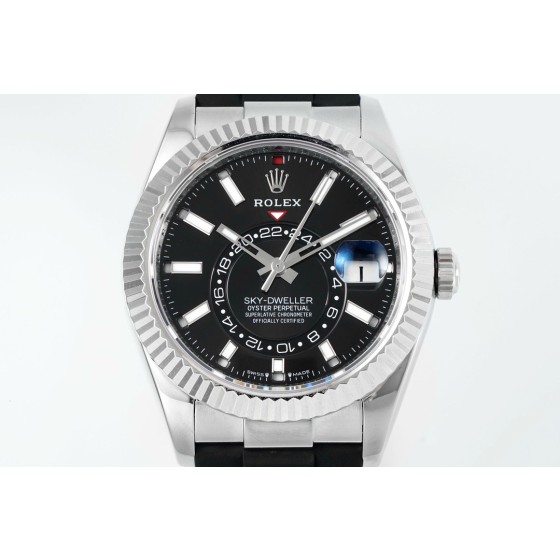 Navigator series men's watch, black dial, silver bezel, 42mm, rubber strap.