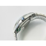 星期日历型系列男表冰蓝色表盘 银色外圈 40mm 银色元首型表带