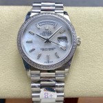 Sunday calendar series women's watch, mother-of-pearl dial, diamond-set bezel, 36mm, silver President-style bracelet.