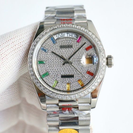 Sunday calendar series women's watch, full diamond dial, diamond-set bezel, 36mm, silver President-style bracelet.