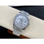 Sunday calendar series men's watch, silver dial, diamond-set bezel, 40mm, silver President-style bracelet.