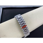 Sunday calendar series men's watch, silver dial, diamond-set bezel, 40mm, silver President-style bracelet.