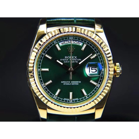 Sunday calendar series women's watch, green dial, gold bezel, 36mm, green leather strap.