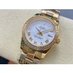 Datejust series women's watch, white dial, diamond-set bezel, 31mm, gold Oyster bracelet.