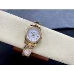 Datejust series women's watch, white dial, diamond-set bezel, 31mm, gold Oyster bracelet.