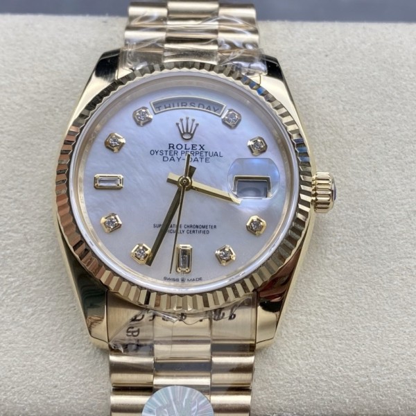 星期日历型系列女表带钻贝母表盘 金色外圈 36mm 金色元首型表带