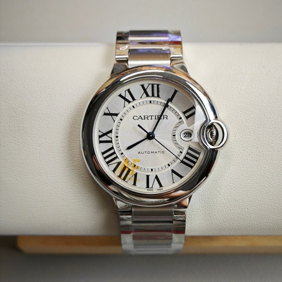 Cartier Ballon Bleu series, 42mm men's watch, silver dial and silver strap, mechanical.