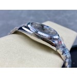 星期日历型系列女表银色表盘 银色外圈 36mm 银色元首型表带