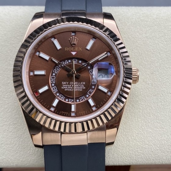 Navigator series men's watch, chocolate dial, rose gold bezel, 42mm, rubber strap.