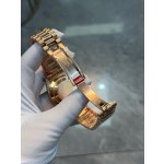 星期日历型系列男表咖啡色表盘 带钻外圈 40mm 玫瑰金色元首型表带