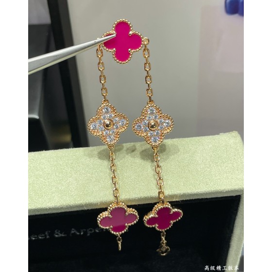 Four-leaf clover, rose red, interspersed with gold diamonds, five-flower bracelet.