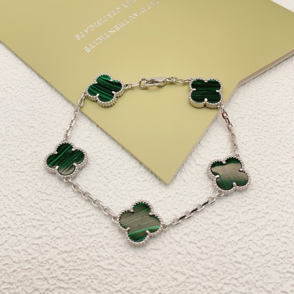 Four-leaf clover green and silver bracelet