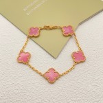 Four-leaf clover pink mother-of-pearl and gold bracelet