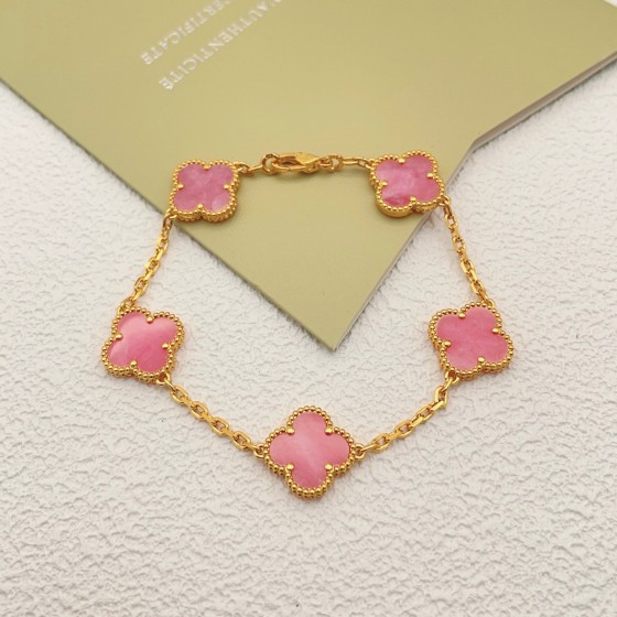 Four-leaf clover pink mother-of-pearl and gold bracelet