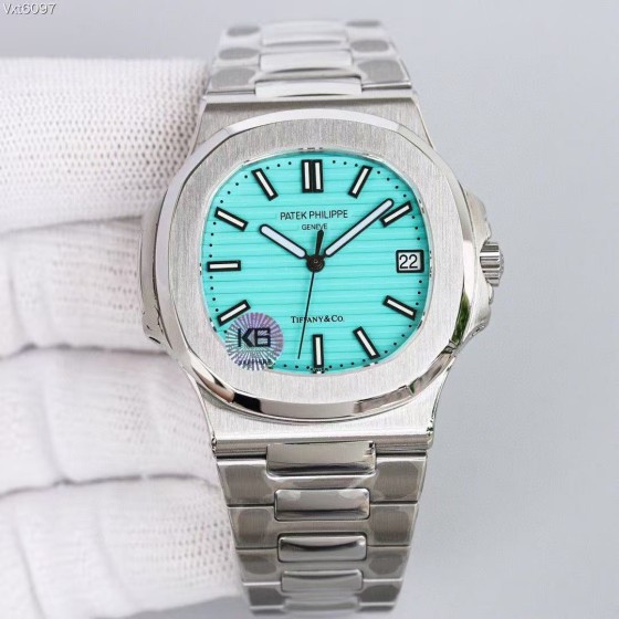 Patek Philippe Elegant Sports Series: 40mm dial, 8.6mm thickness.