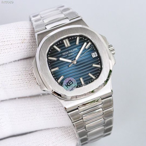 Patek Philippe Elegant Sports Series: 40mm dial, 8.6mm thickness.