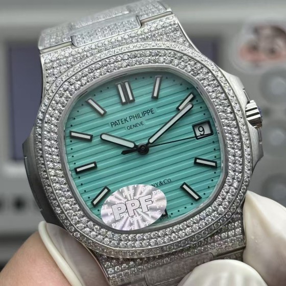 Patek Philippe Full-Diamond Series: 40mm dial, ultra-thin 8.3mm profile.